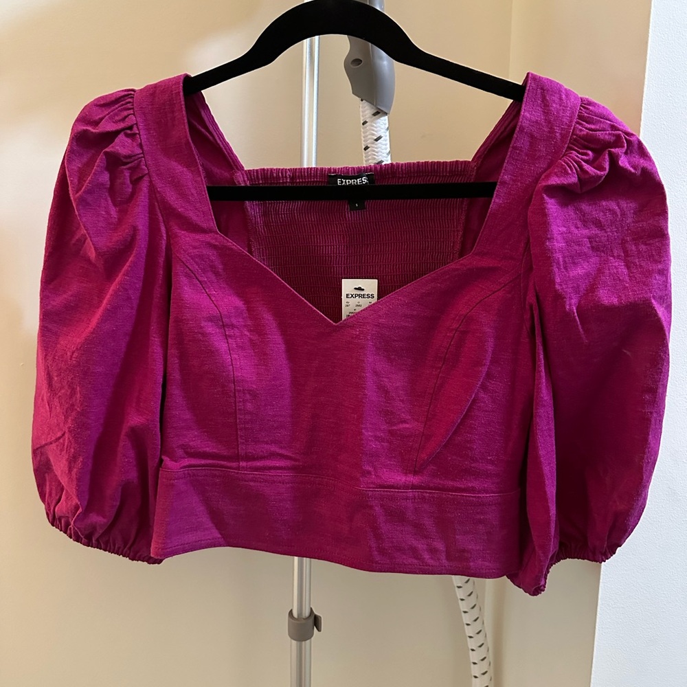 Express puff sleeve shirt. NWT. Size small.